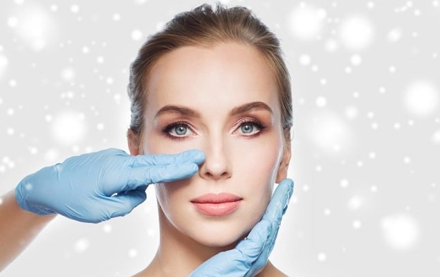 أفضل دكتور تجميل أنف في الإمارات؛ إجراء الفحوصات الطبية