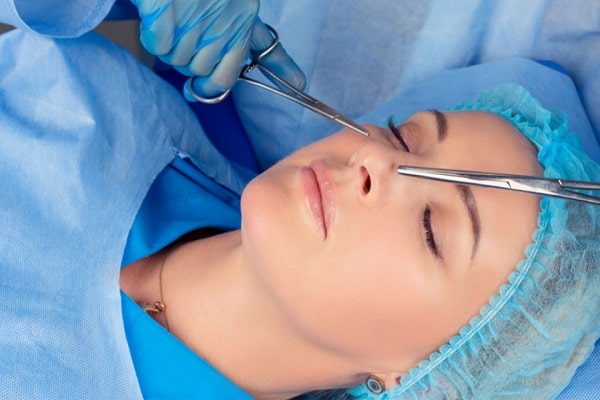 أفضل دکتور تجميل أنف في الكويت ؛ الاختيار الأمثل مع خدمة تجميل 24