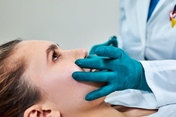افضل دكتور تجميل الانف في الكويت ؛ الرعاية بعد جراحة الأنف