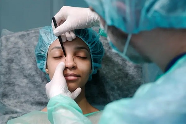 افضل دكتور تجميل الانف في الكويت ؛ الظروف الموسمية وتأثيرها على جراحة الأنف