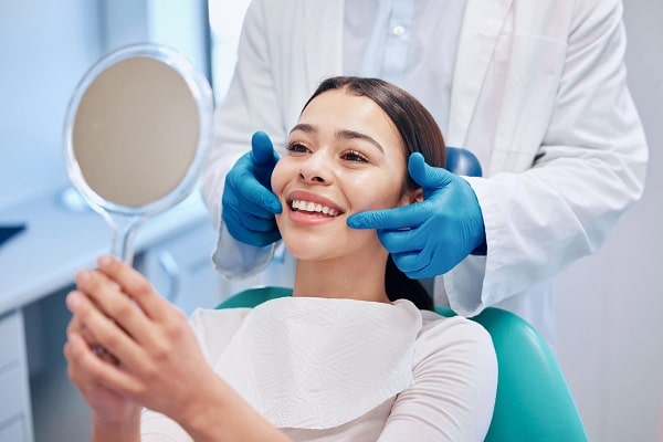 افضل عيادة اسنان في مسقط ؛ آراء المرضى حول Pearly White Dental Center