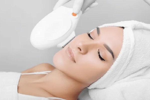 أفضل عيادة للبشرة في مسقط ؛ إزالة الشعر بالليزر