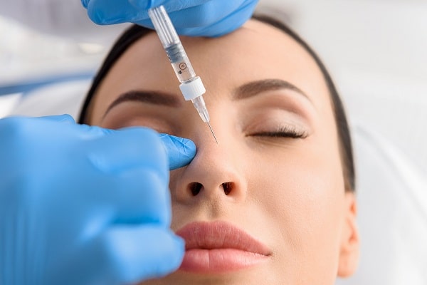 أفضل دكتور تجميل أنف في الإمارات ؛ العناية الشاملة بعد جراحة Rhinoplasty