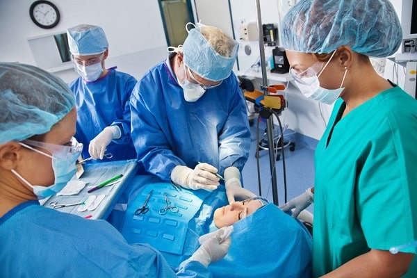 افضل دكتور تجميل أنف في الإمارات ؛ أسعار عمليات تجميل الأنف في الإمارات