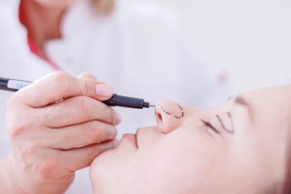 افضل دکتور تجمیل الانف فی الکویت ؛ أنواع عملیات تجمیل الأنف