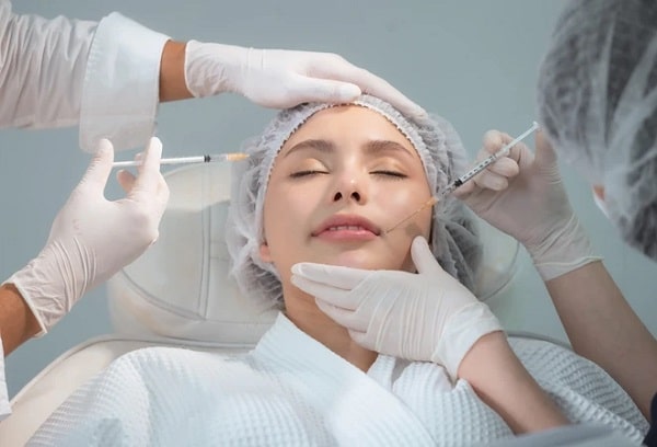 افضل عیادات التجمیل فی مسقط ؛ الأضرار المباشرة للبشرة والأنسجة