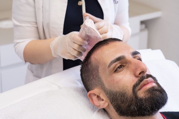 افضل عیادات التجمیل فی مسقط ؛ الطلب المتزاید على علاج تساقط الشعر