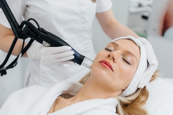 افضل مراكز التجمیل فی ابوظبي ؛ أنواع تقنيات الليزر لتجديد البشرة