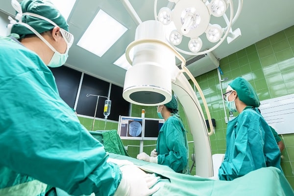 عيادات تجميل في قطر _ الشفط التقليدي