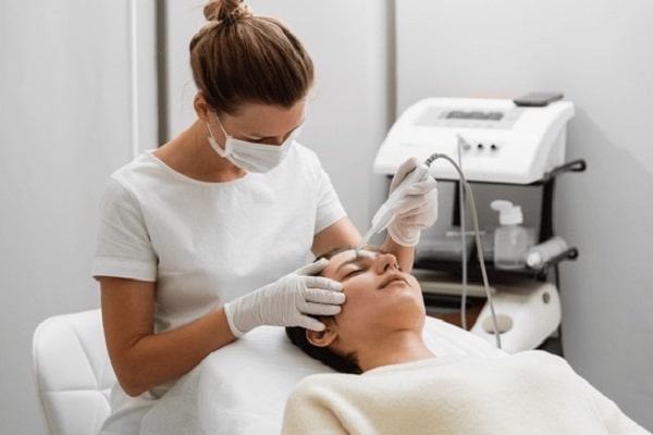 افضل مراكز التجمیل فی ابوظبي ؛ ليزر لتجديد البشرة
