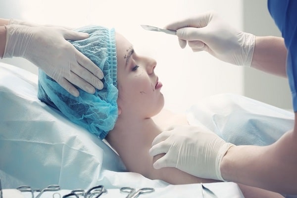 سعر عملية تجميل الأنف في العراق ؛ تقييم الحالة النفسية والاستعداد الذهني للمريض