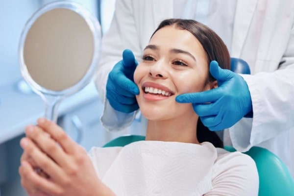 افضل عيادة اسنان في مسقط؛ مقارنة العيادات والمزايا والعيوب