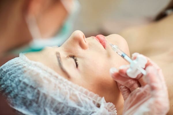 مراكز التجميل في دبي ؛ استخدام المعدات المتطورة للحصول على نتائج أفضل